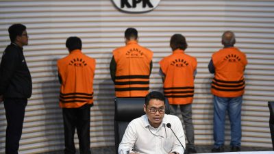 Di Balik Tuduhan Korupsi