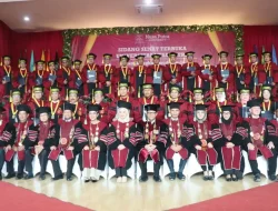 Momen Unik saat Profesor Jadi Lulusan Terbaik Program S2 Nusa Putra, Bukti Ilmu Tak Mengenal Gelar