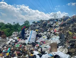 Sampah Menumpuk di Bandung Imbas Kuota ke Sarimukti Dipangkas, Warga Terdampak Bau Menyengat