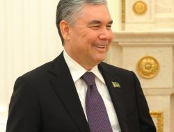 Gurbanguly Berdimuhamedow lahir pada 29 Juni 1957 di Babarap