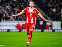 Bayern Muenchen Babat Stuttgart 5-0 Harry Kane Hattrick, Ukir Rekor