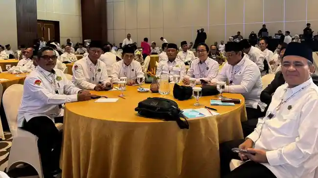 PT IPE Serahkan Bantuan