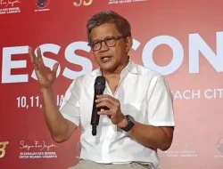 Rocky Gerung Diperiksa Polisi Sebagai Saksi Meringankan Roy Suryo Cs