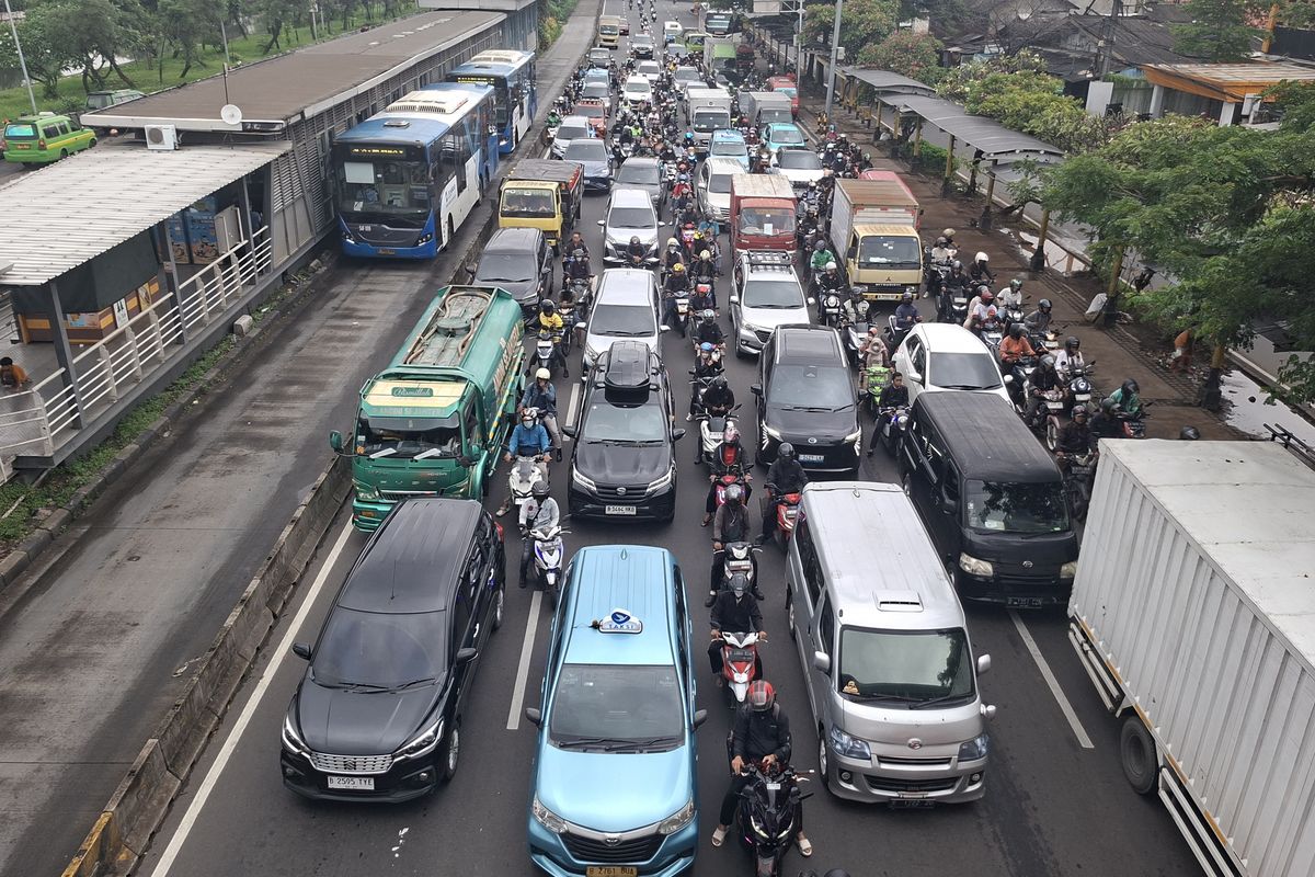 Jalan Daan Mogot Padat